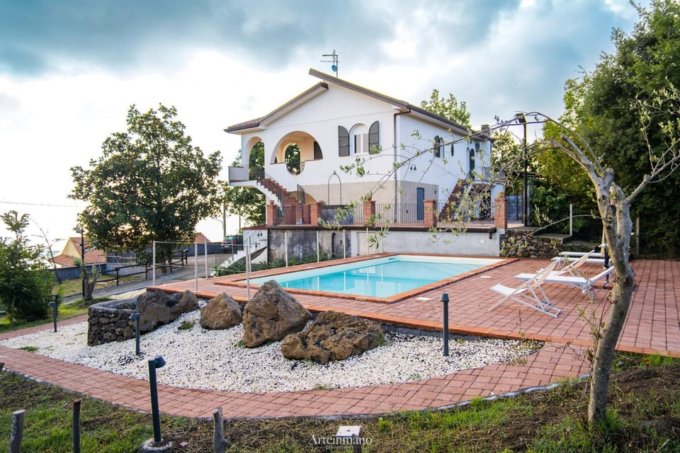 Property building, Day, Garden, Garden view, Pool view, Swimming pool, sunbed