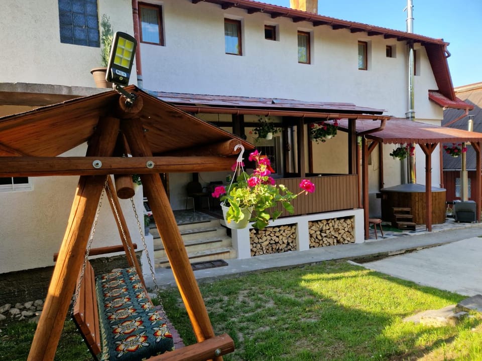 La Conac 13 Ceasuri Bune House in Bran