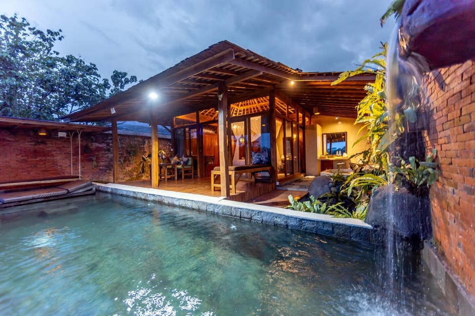 Property building, Pool view, Swimming pool