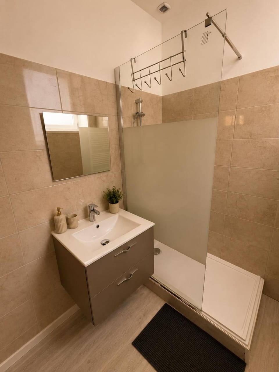 Escale sereine à Lourdes, appartement calme entre gare et sanctuaire à pied Apartment in Lourdes