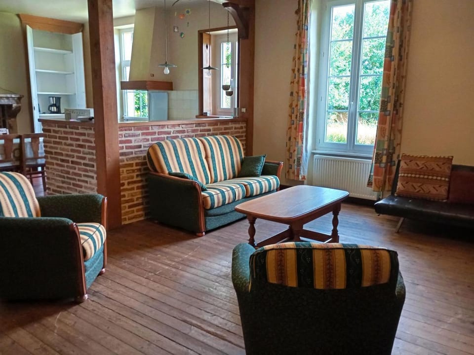 Maison de campagne spacieuse avec Wi-Fi et animaux admis - FR-1-489-272 House in Auvergne-Rhône-Alpes