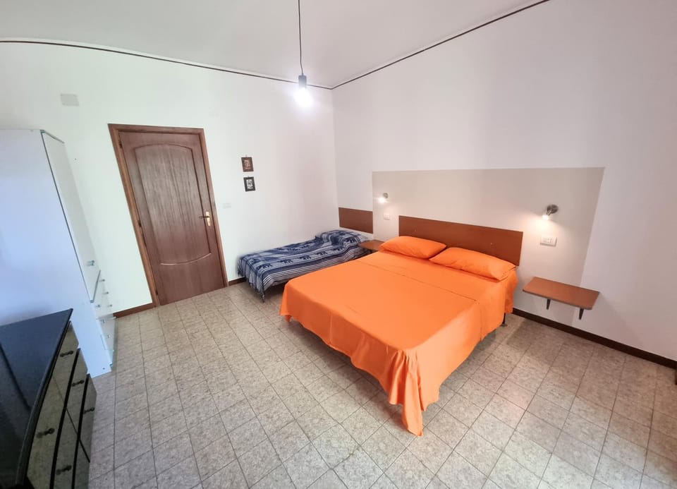 Bed, Photo of the whole room, Bedroom, wardrobe, air conditioner