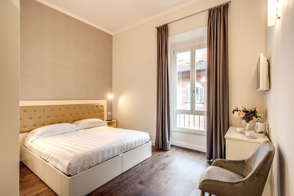 Photo of the whole room, Bedroom