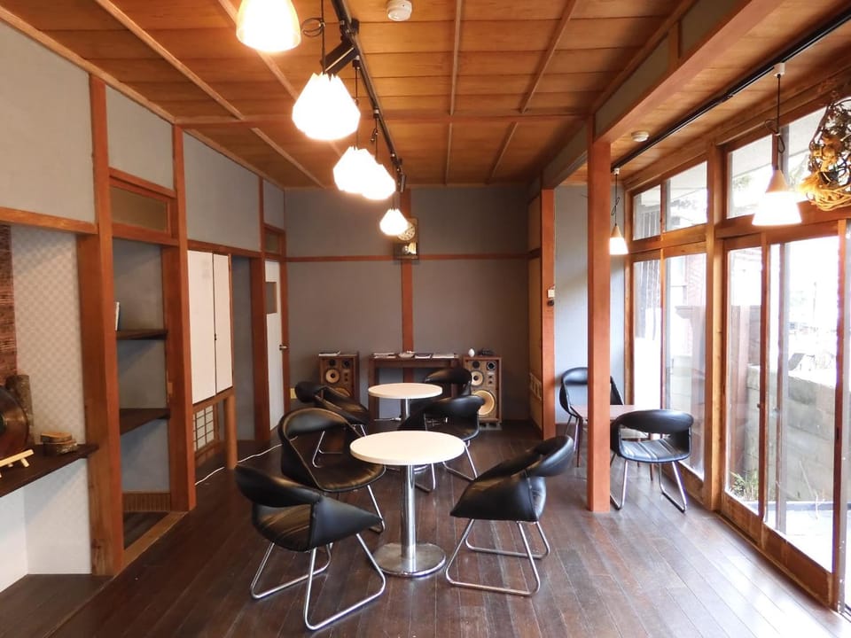 Meeting/conference room, Area and facilities
