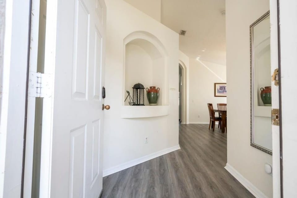 133 Beautiful home with lake view House in Kissimmee