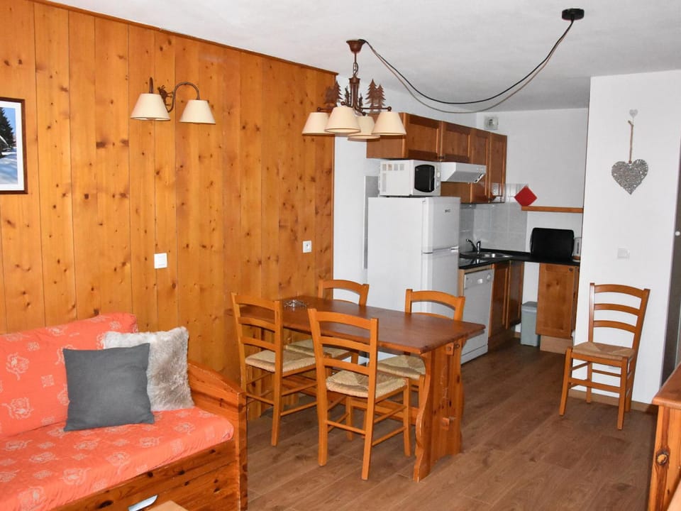 Appartement cosy proche centre 4 pers, balcon lumineux - FR-1-464-200 Apartment in Pralognan-la-Vanoise