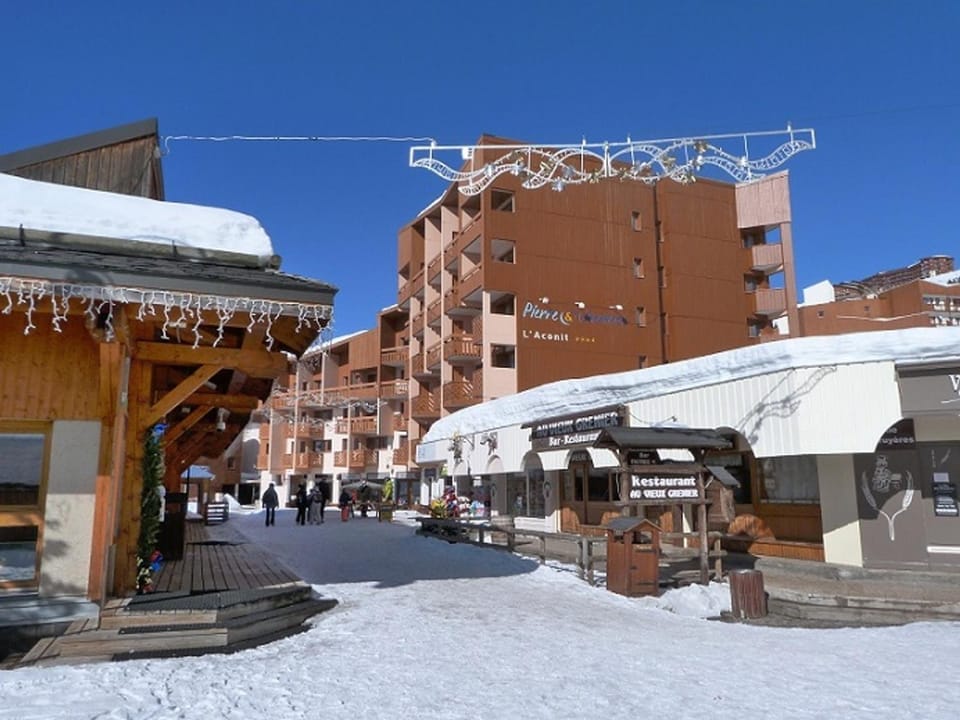 Spacieux 3 pièces cabine, 6 pers, ski aux pieds, parking gratuit - FR-1-178-359 Cabin in Les Allues