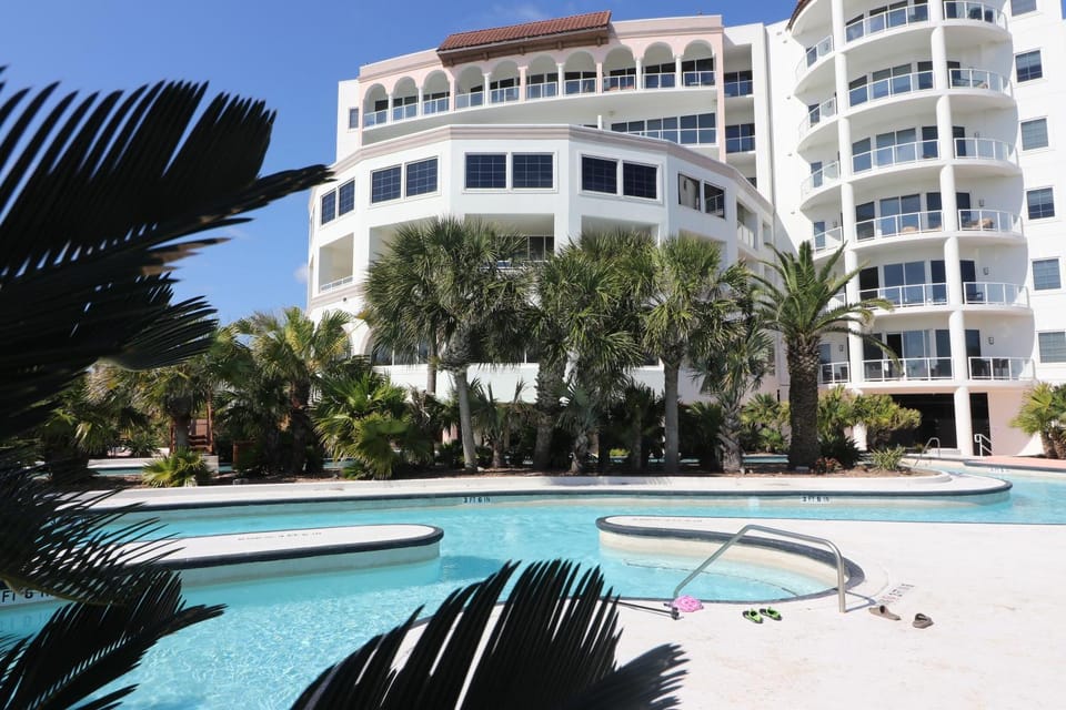 Have your DREAM vacation at High Tide Oceanfront luxury condo 2 pools amazing resort amenities Apartment in Diamond Beach