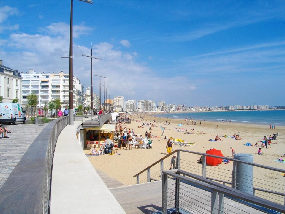 Appartement T3 rénové face à la mer avec garage et WIFI - FR-1-92-919 Apartment in Château-d'Olonne