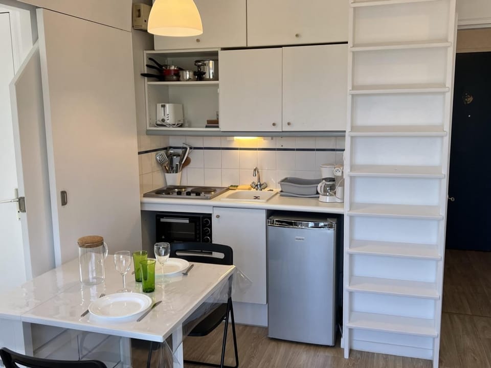 Appartement 2 pièces en bord de mer avec accès direct à la plage de Cabourg, proche Thalassothérapie - FR-1-487-336 Apartment in Cabourg