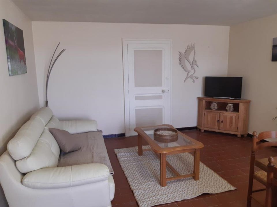 Maison de plain-pied avec étang, draps et ménage inclus - FR-1-591-352 House in Centre-Val de Loire