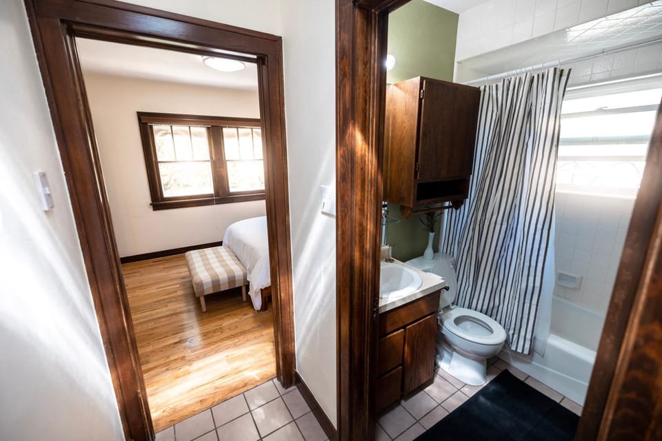 Charming 3Bdrm●Perfect Location ● Award Winning Beds Apartment in Salt Lake City