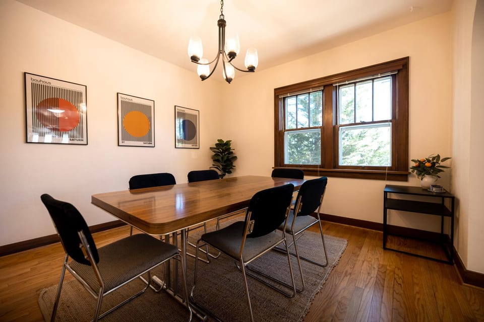 Charming 3Bdrm●Perfect Location ● Award Winning Beds Apartment in Salt Lake City