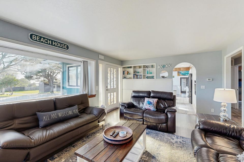 Ocean View Retreat House in Harbor