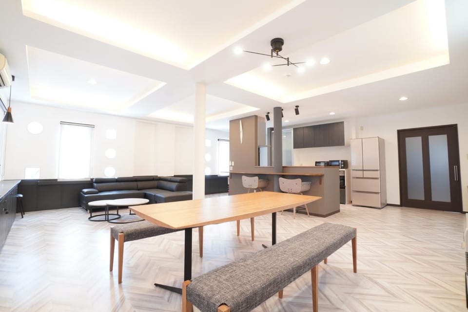 Living room, Dining area