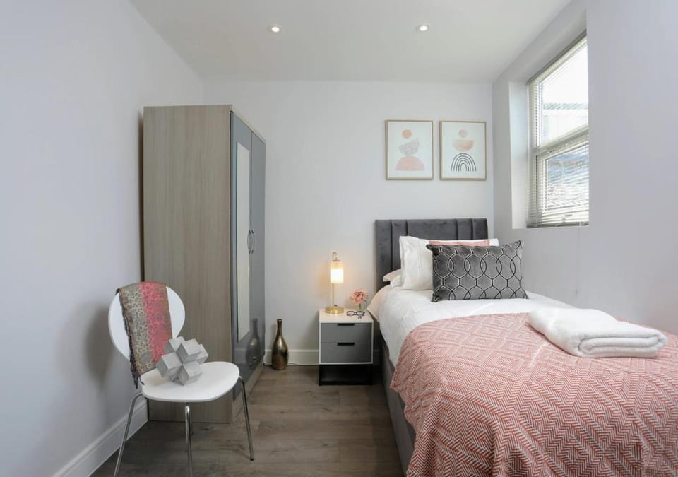 Bed, Bedroom, wardrobe
