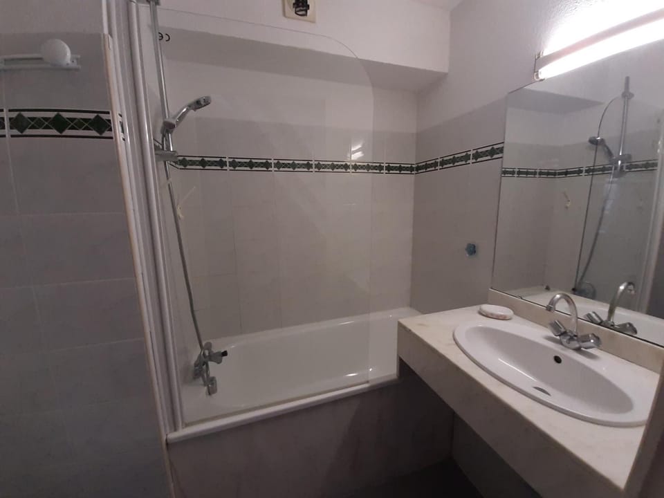 Appartement Duplex T2 avec Piscine à Vieux-Boucau, Proche Plage - FR-1-239-769 Apartment in Vieux-Boucau-les-Bains
