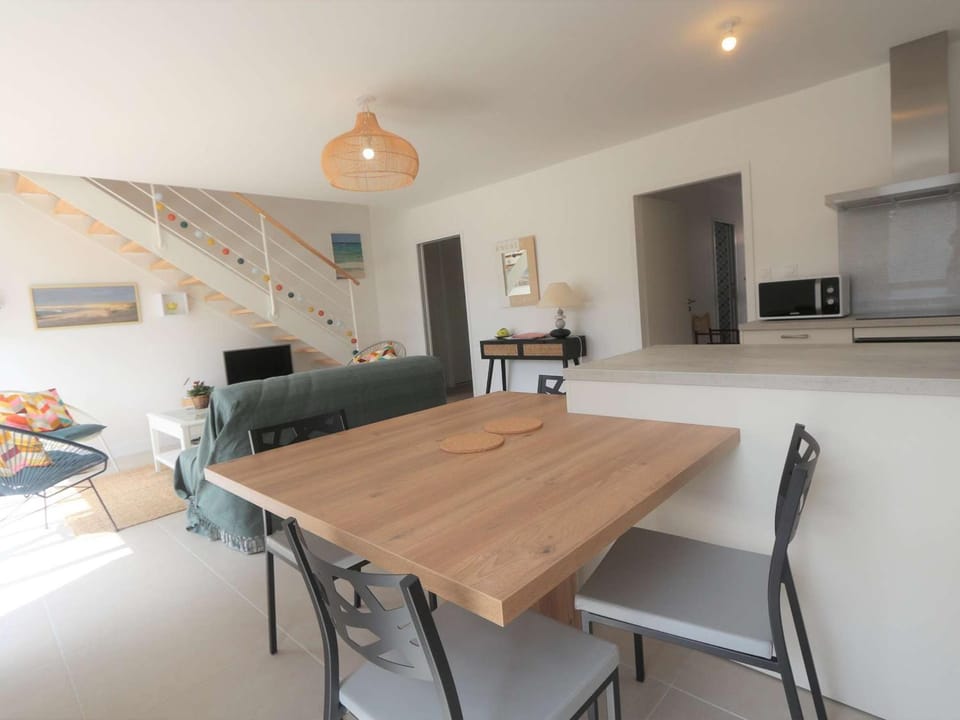 Duplex lumineux à Bénodet: plage et thalasso à pied, terrasse, parking et abri vélo inclus - FR-1-481-117 Apartment in Bénodet