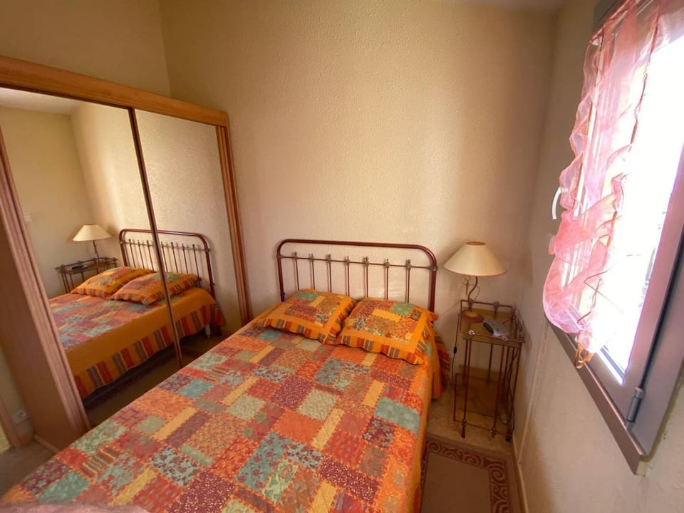 Appartement T2+Mezzanine, 6 pers, Clim, Parking, 400m des commerces - FR-1-81-562 Apartment in Leucate