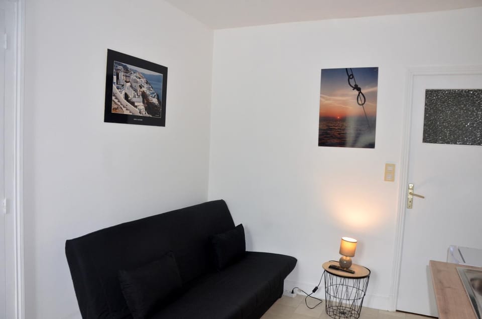 AU BORD DE L'EAU studio 1 Apartment in Nouvelle-Aquitaine