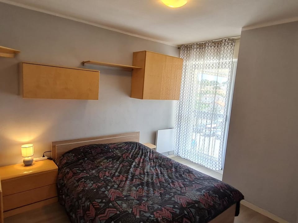 Appartement Ensoleillé avec Terrasse et Parking au Centre de Meschers, Proche Plages et Commerces - FR-1-550-38 Apartment in Meschers-sur-Gironde