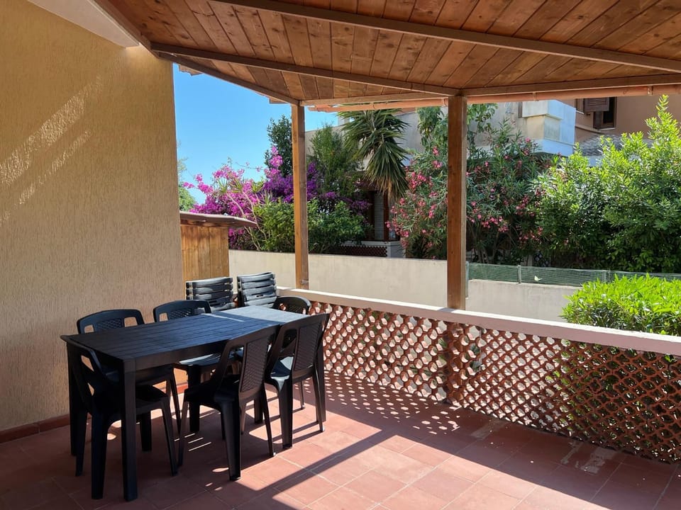 Balcony/Terrace, Garden view