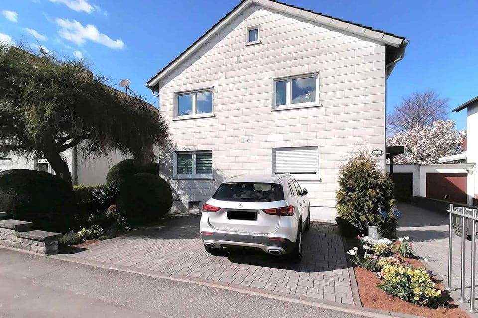 Property building, Facade/entrance, Parking