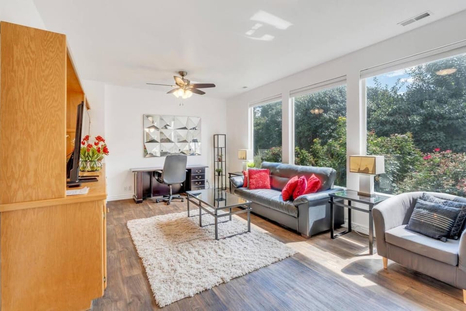 Garden Retreat-River Trail, SLC, Big Rooms,Views Apartment in Utah