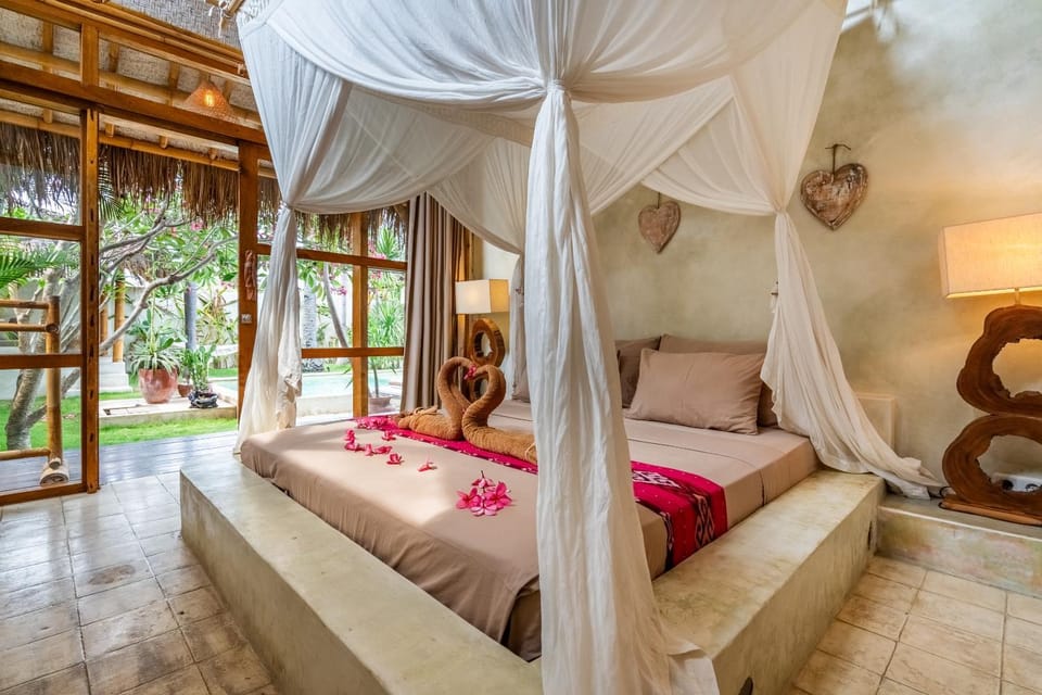 Bed, Photo of the whole room, Bedroom, Garden view, towels