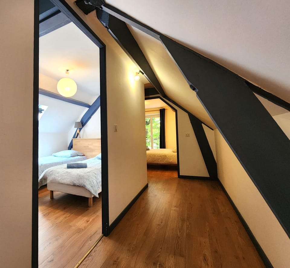 Bed, Photo of the whole room