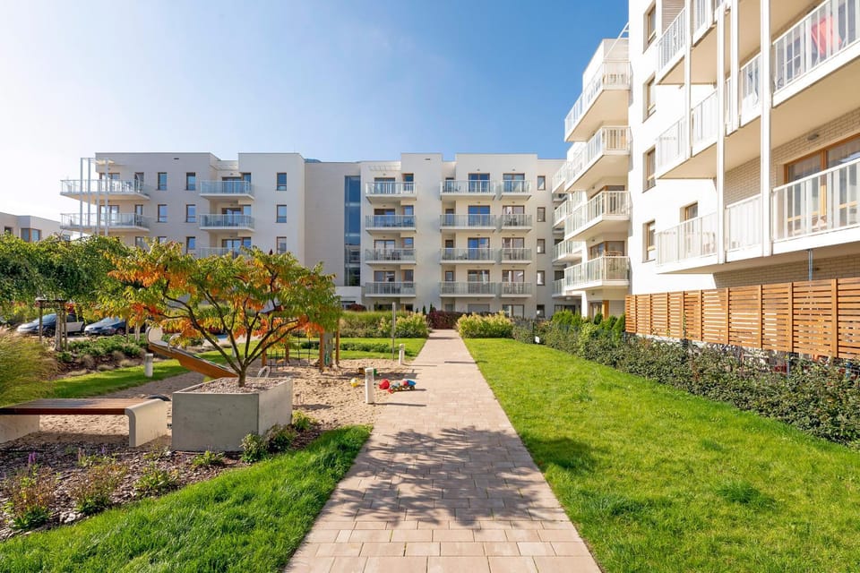 Property building, Neighbourhood