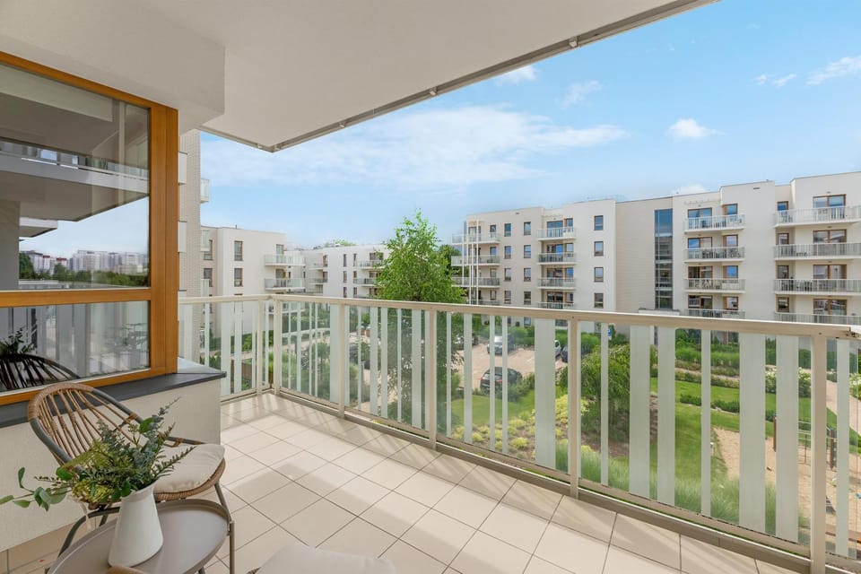 Property building, Spring, Day, View (from property/room), Balcony/Terrace, City view