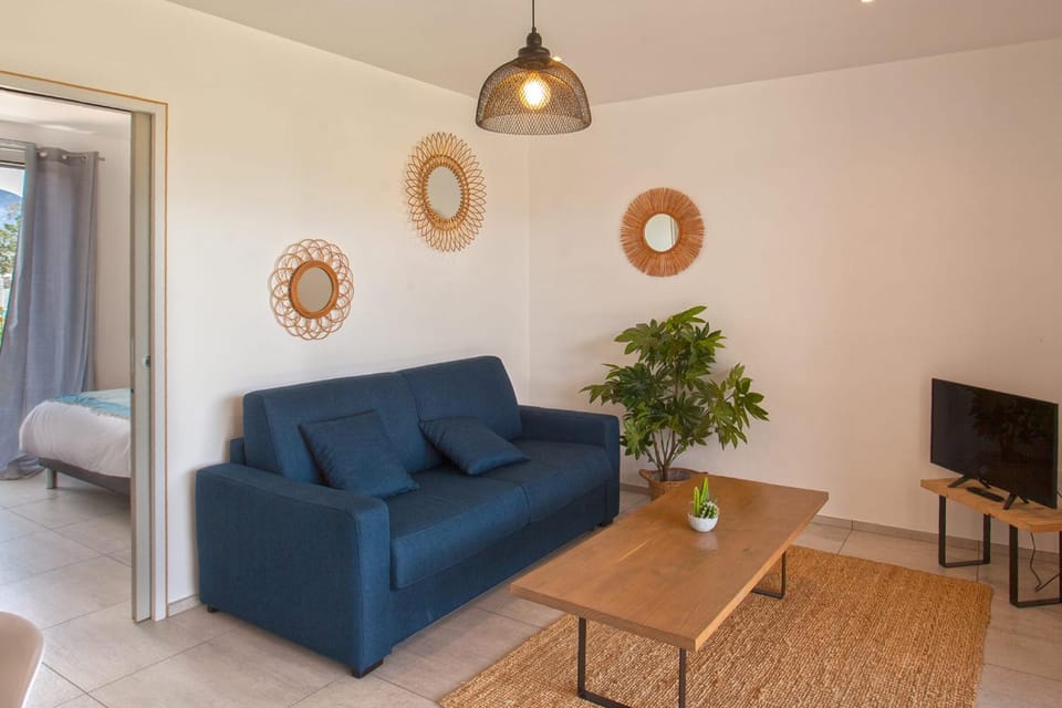 apart Levante shared swimming pool bbq Apartment in Calvi