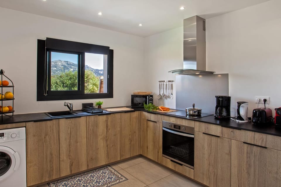 apart Levante shared swimming pool bbq Apartment in Calvi