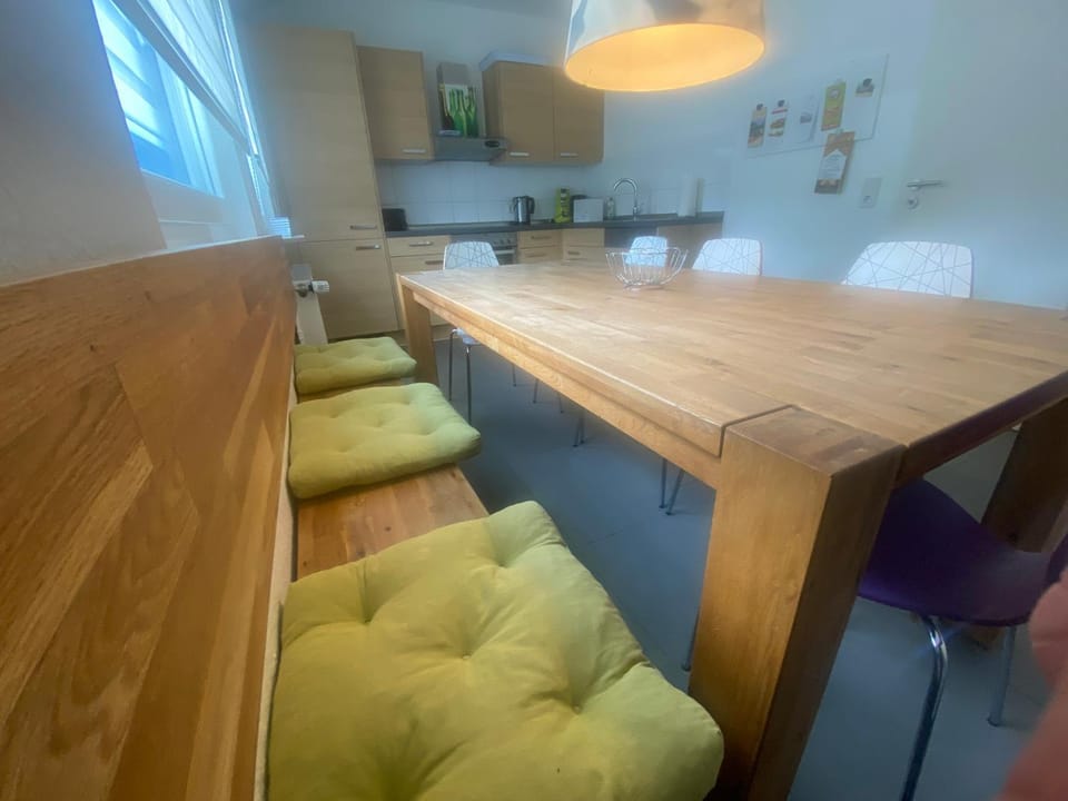 Kitchen or kitchenette, Seating area, Dining area, Communal kitchen