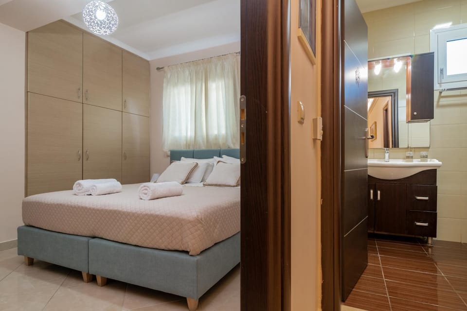 Bathroom, Bedroom