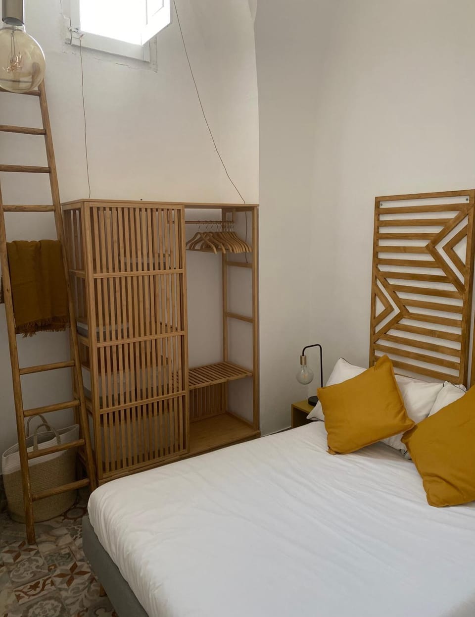 Bed, Bedroom, storage