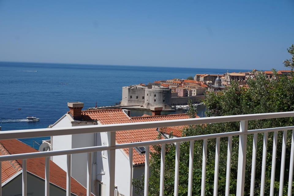 Natural landscape, View (from property/room), Balcony/Terrace, City view, Sea view