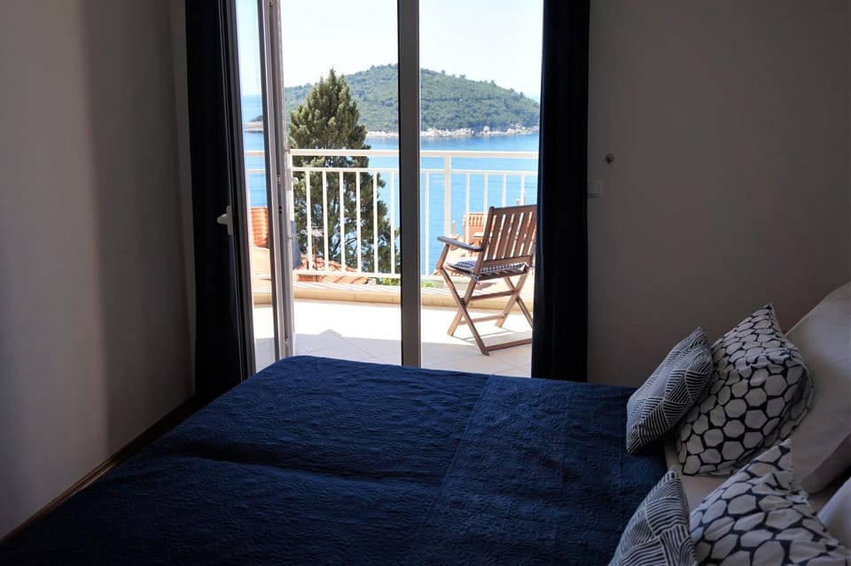 Bed, Balcony/Terrace, Bedroom, Sea view