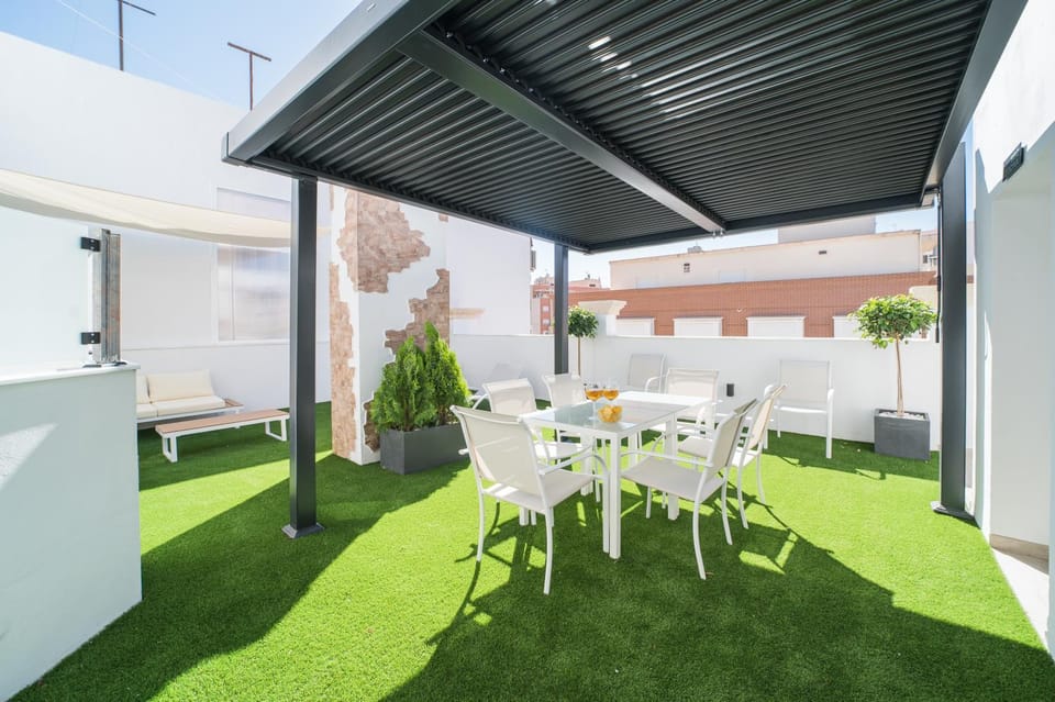 Patio, Garden, Internal: Not applicable to any particular room
