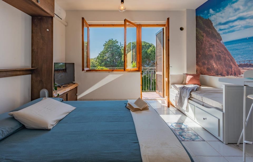 Living room, Bedroom