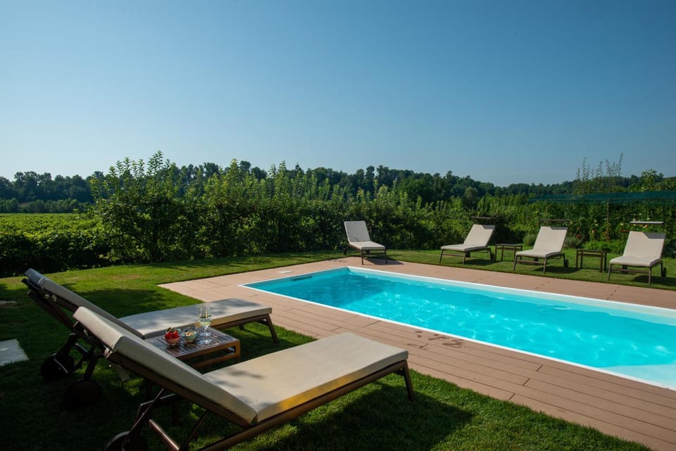 Spring, Day, Natural landscape, Garden, Garden view, Pool view, Swimming pool, sunbed