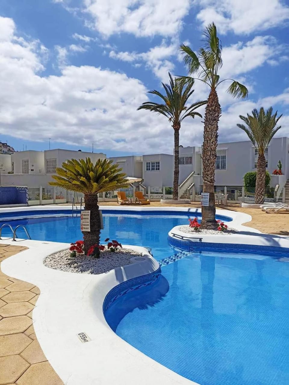 Swimming pool, Swimming pool