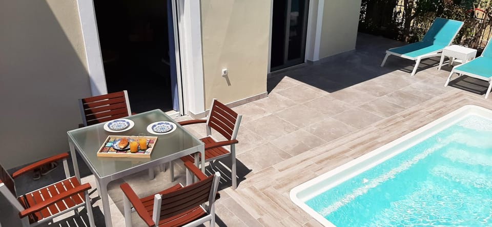 Patio, Swimming pool