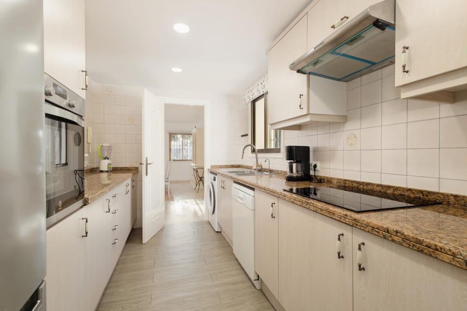 Coffee/tea facilities, Kitchen or kitchenette, dishwasher, pet friendly, stove