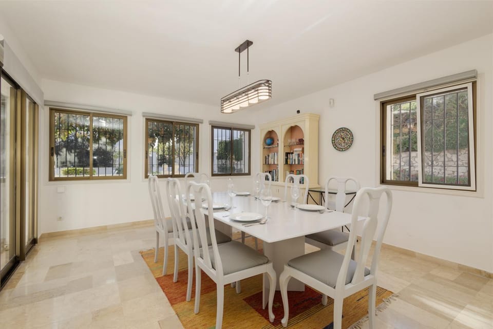 Communal lounge/ TV room, Living room, Lounge or bar, Dining area