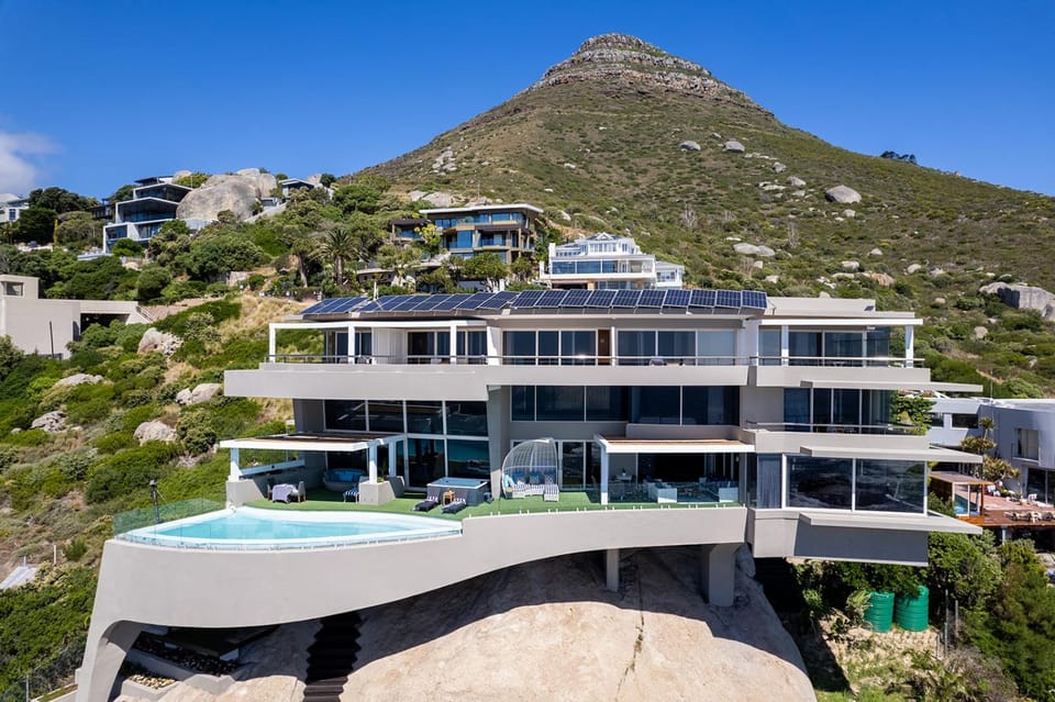 Property building, Mountain view, Mountain view, Pool view, Pool view