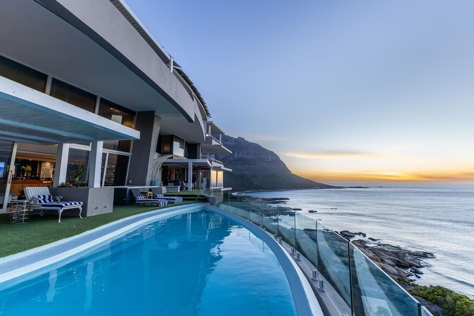 Property building, Mountain view, Pool view, Sea view, Swimming pool