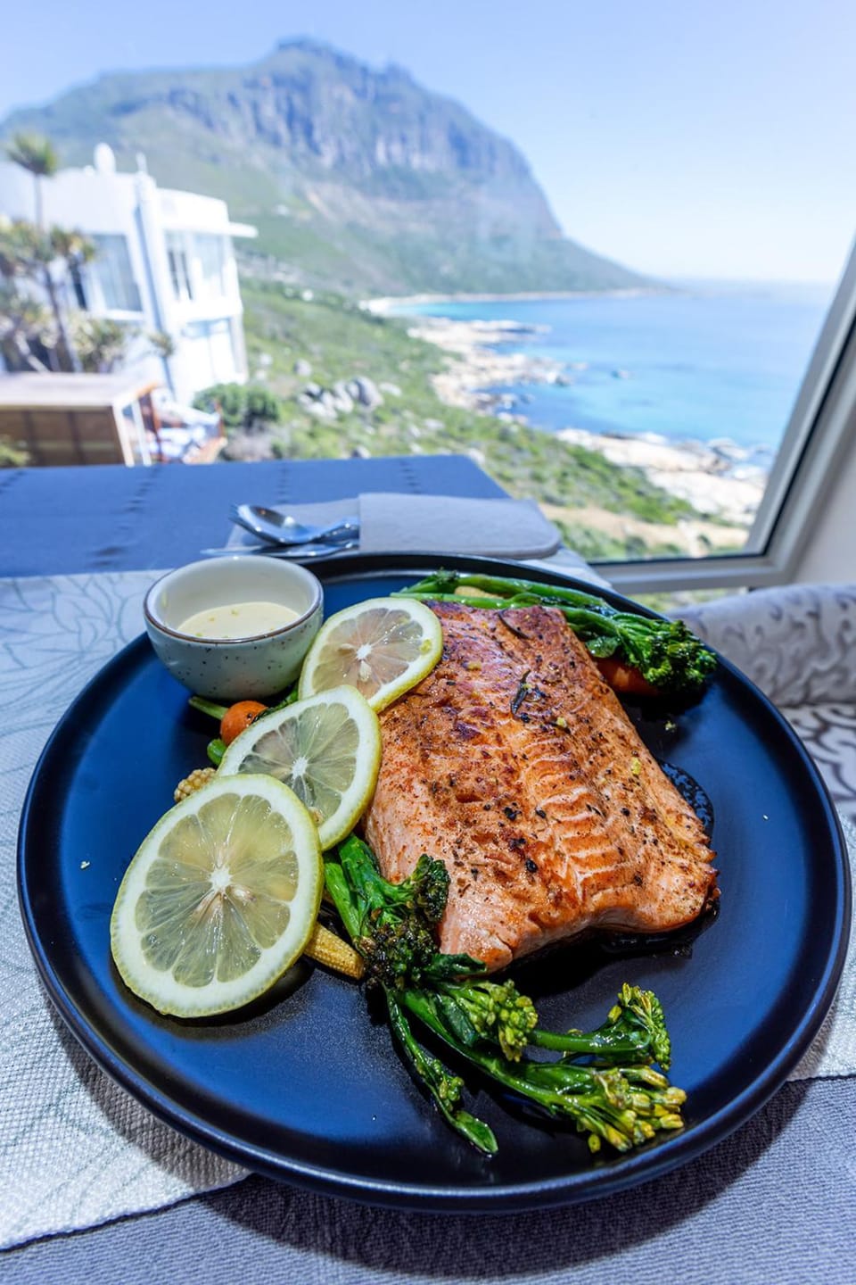 Day, Natural landscape, Food and drinks, Food, Mountain view, Sea view, Lunch, Dinner