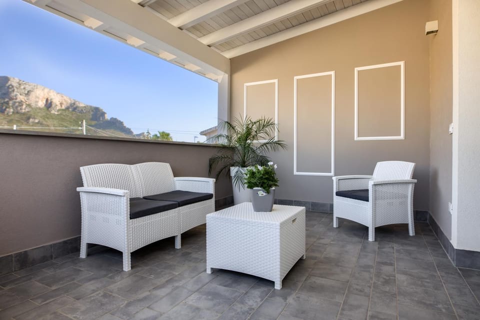 Patio, Day, View (from property/room), Balcony/Terrace, Living room, Seating area